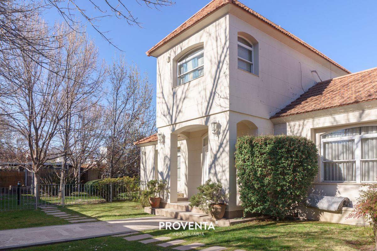Foto de VENTA CASA CHACRAS DE CORIA CALLEJON PRIVADO SEGURO CON PORTON, imagen 5