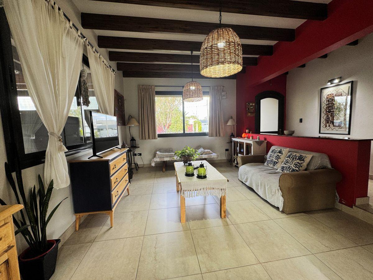 Foto de Casa de categoría en venta en B° Terruños de Araoz II – Maipú, imagen 4