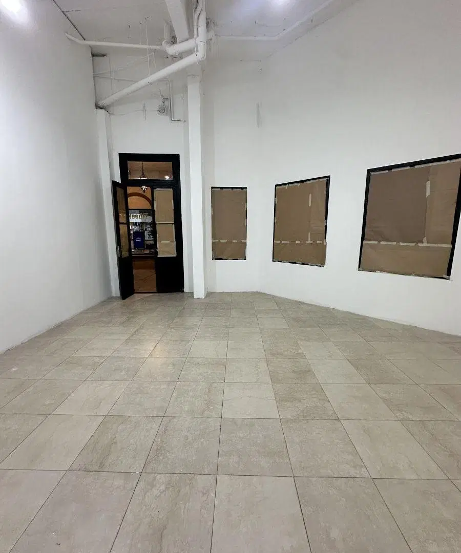 Local comercial en el corazón de Plaza Canning 2