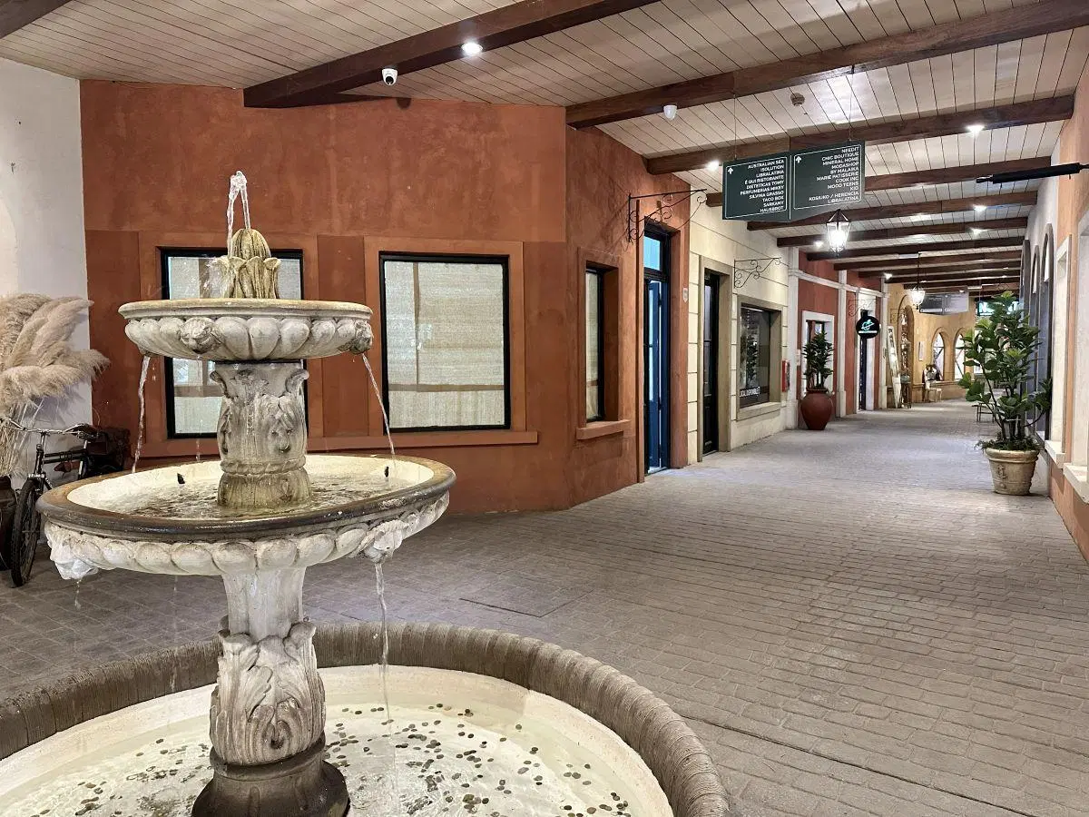 Local comercial en el corazón de Plaza Canning 4