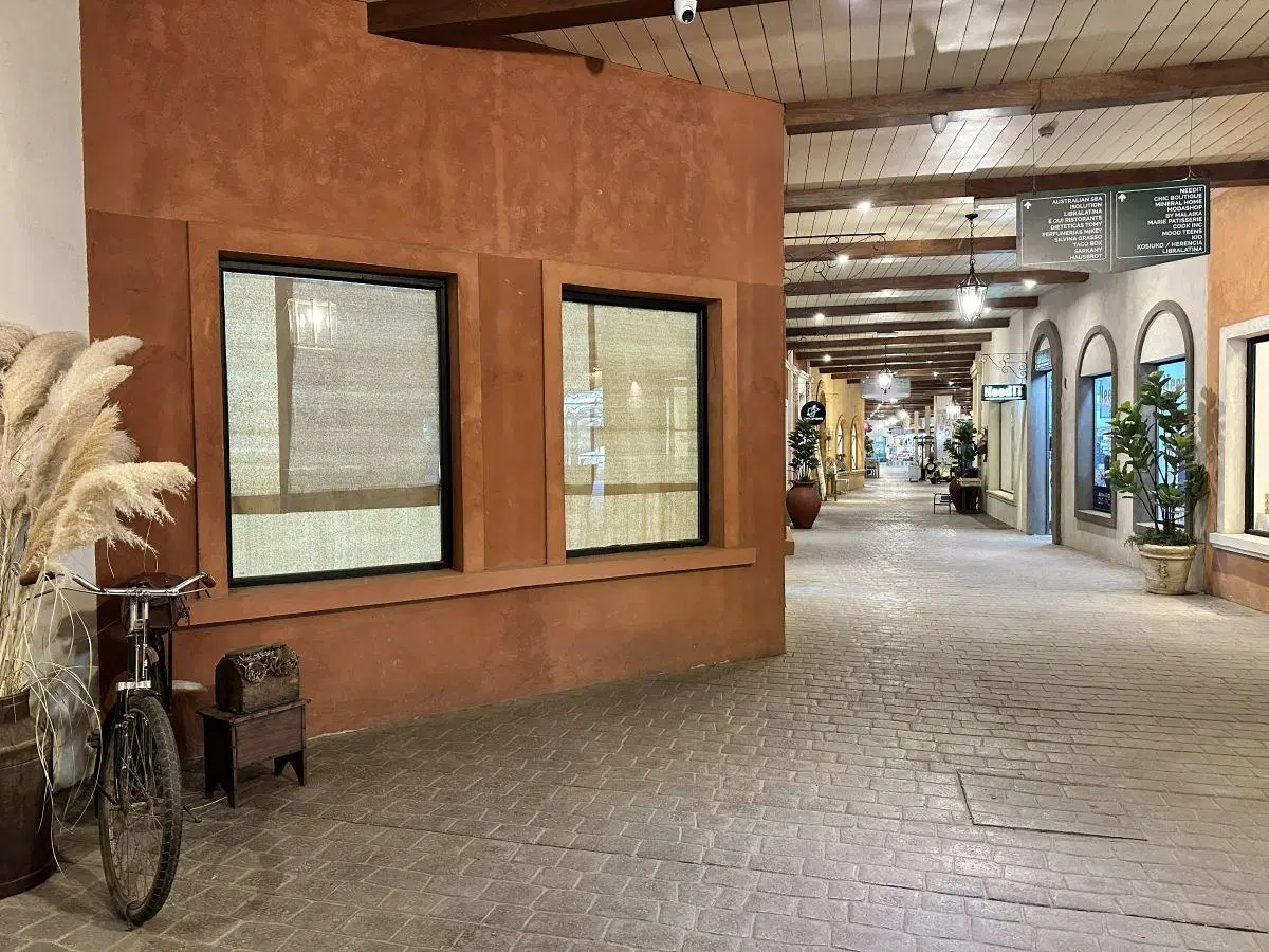 Local comercial en el corazón de Plaza Canning 1