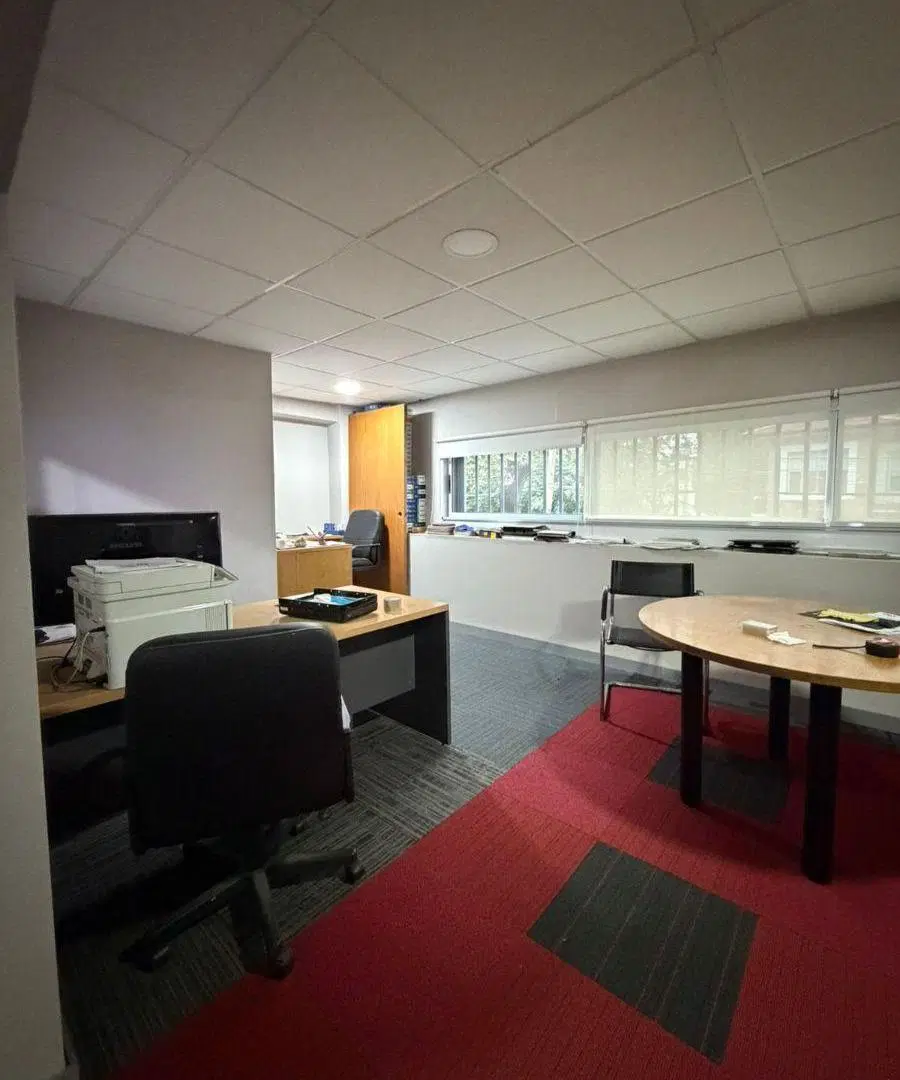VENTA EN BLOCK GALPON + OFICINAS + 2 AMPLIOS DEPARTAMENTOS 1