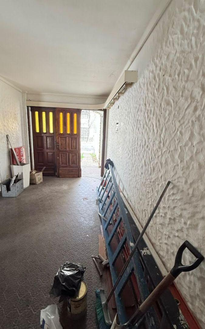 Foto de CASA 5 AMB. C/ COCHERA -APTO USO COMERCIAL-, imagen 4