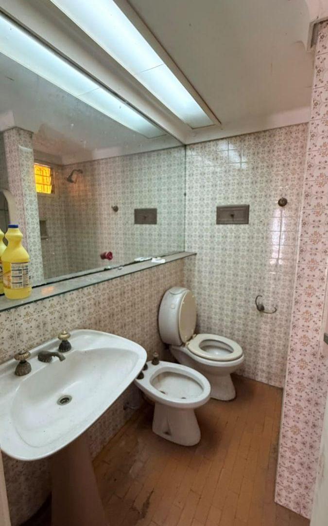 Foto de CASA 5 AMB. C/ COCHERA -APTO USO COMERCIAL-, imagen 5