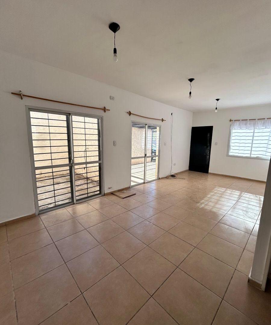 Foto de Departamento dúplex en alquiler Viñuela, imagen 4