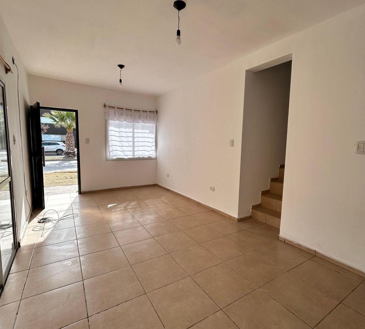 Foto de Departamento dúplex en alquiler Viñuela, imagen 3