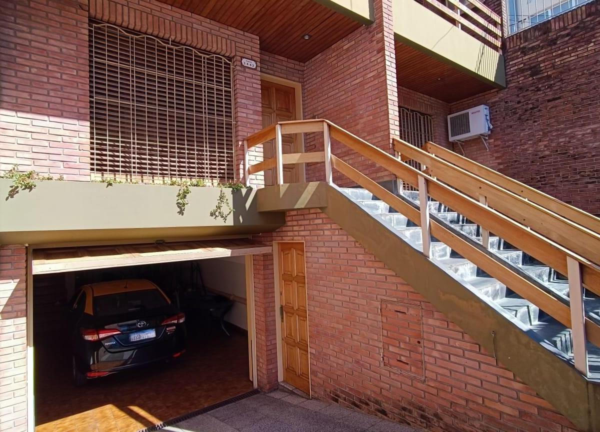 Excelente Triplex 4 Ambientes con Patio y Cochera 1