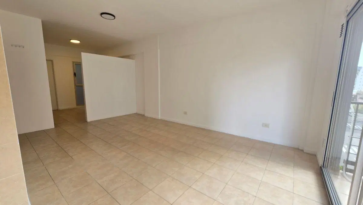 RESERVADO - Monoambiente dividido al frente con baño en suite 4