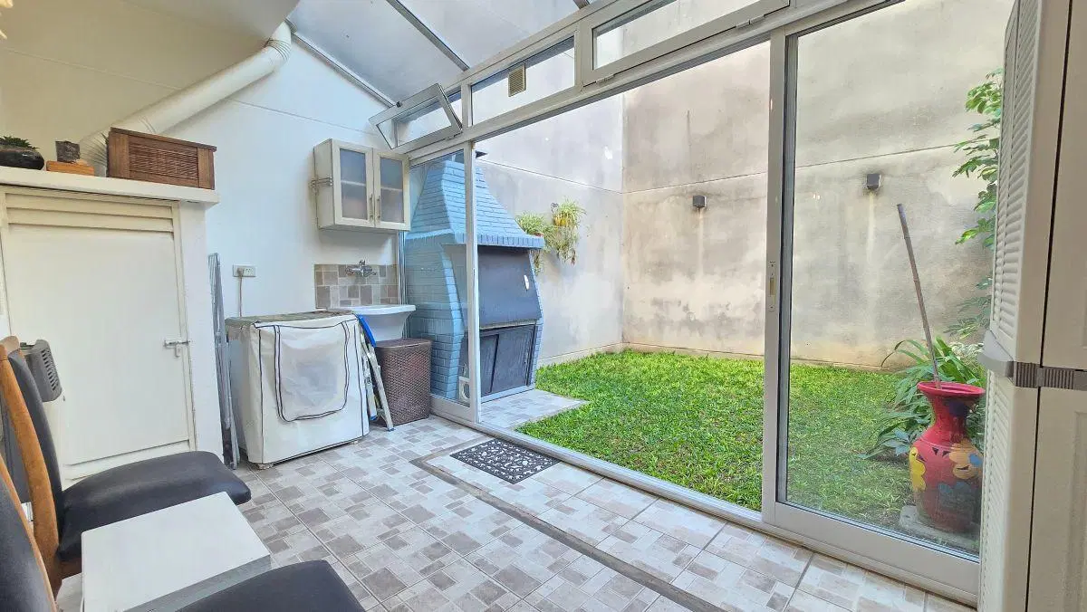 Impecable 2 ambientes con Jardín, Parilla, toillete y baño completo 8