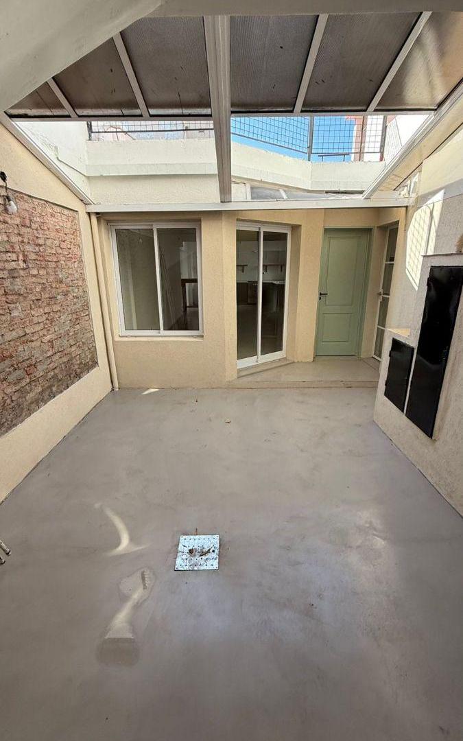 PH Refaccionado con cochera, 2 patios, parrilla y terraza propia