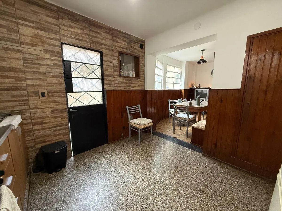 PH 4 ambientes con patio y amplia terraza propia. Sin expensas 2