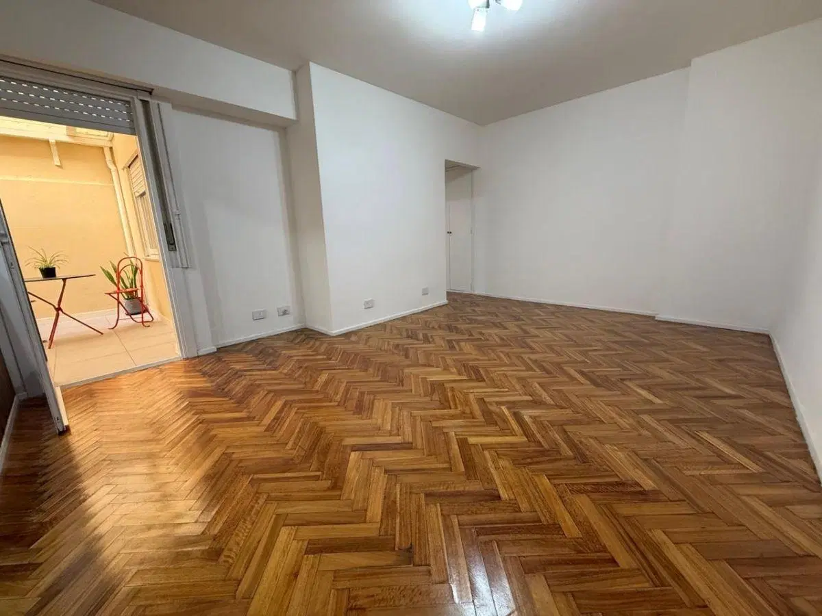 Departamento 2 ambientes con patio, refaccionado a nuevo 1