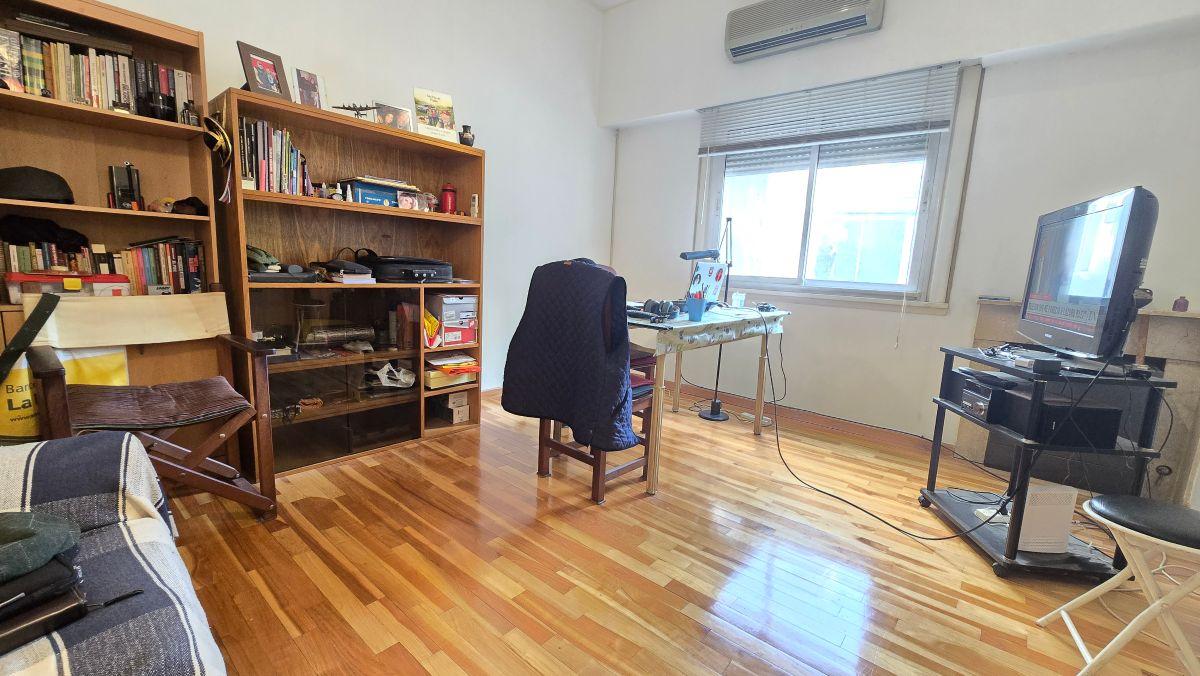 Departamento 3 ambientes, excelente ubicación. 2do piso por escalera