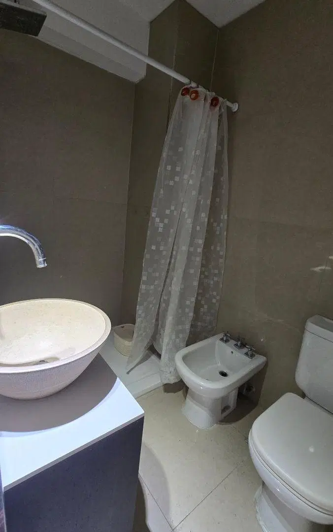 Departamento 2 ambientes, renovado a nuevo. Piso alto 2