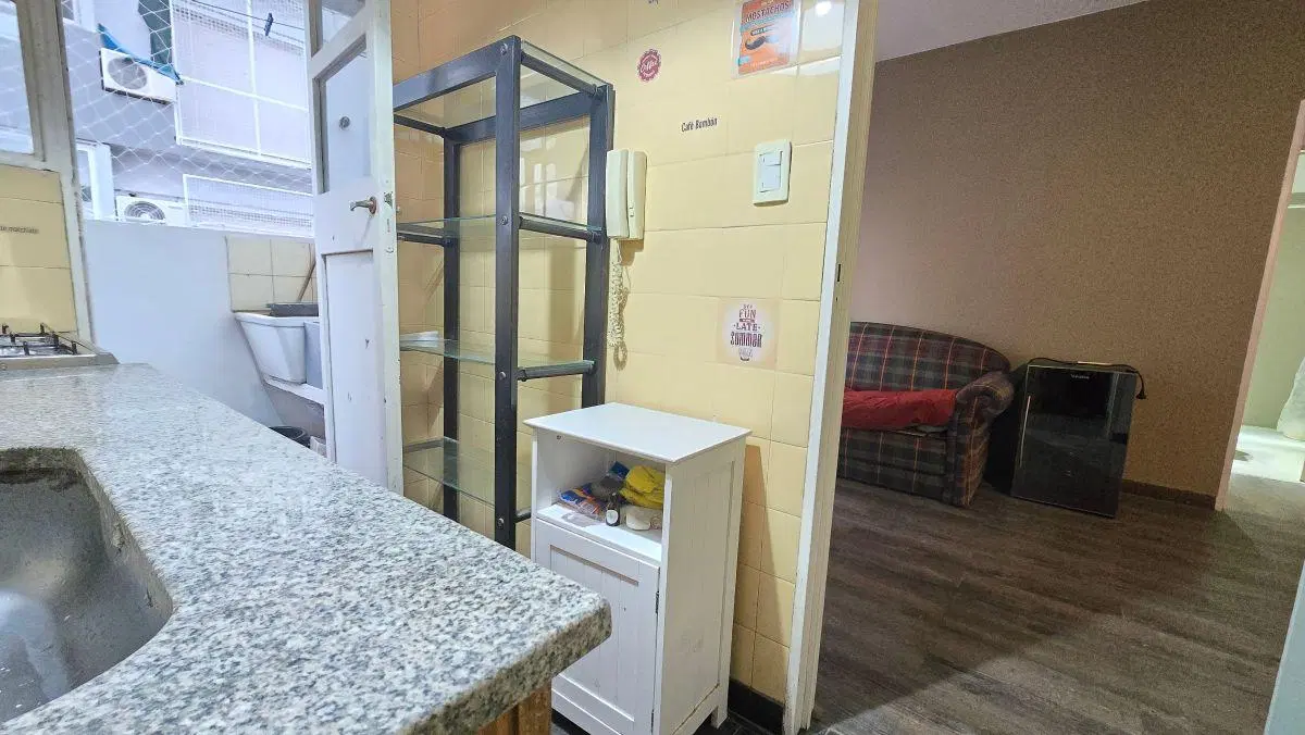 Departamento 2 ambientes, renovado a nuevo. Piso alto 3
