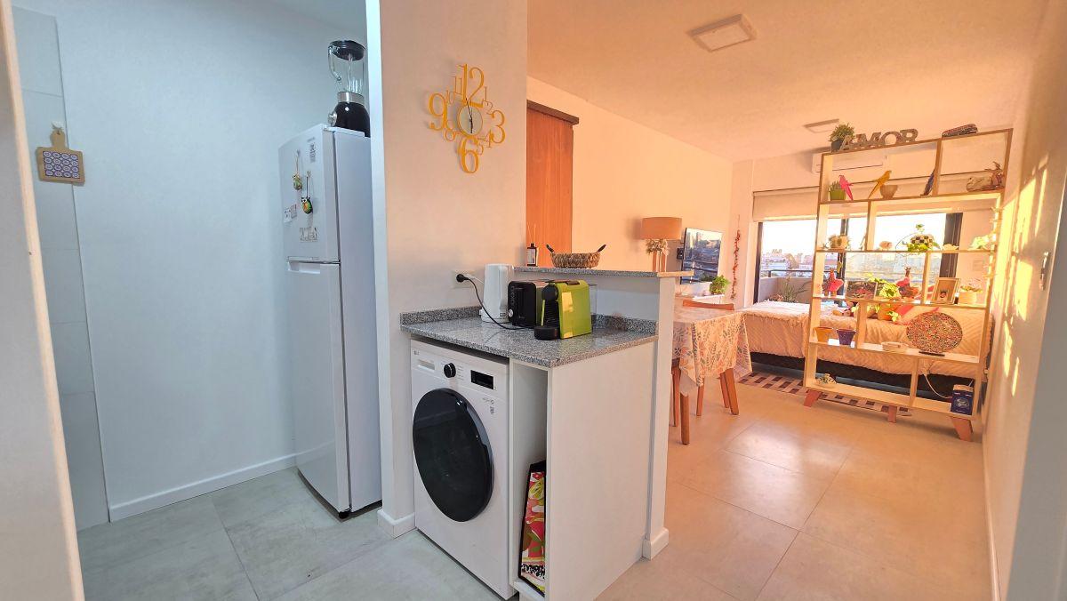 Foto de Precioso Monoambiente muy luminoso con balcón vista abierta, imagen 3
