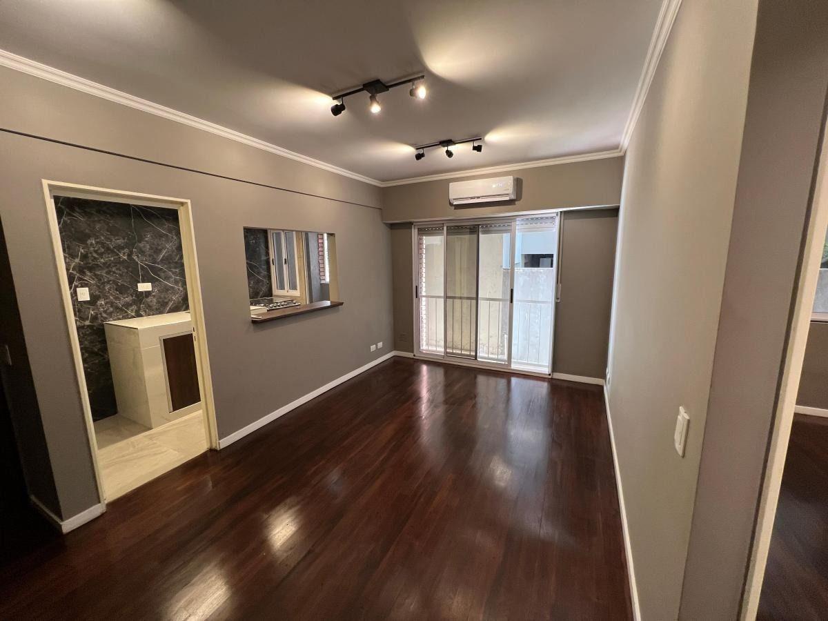 Foto de Excelente 2 ambientes remodelado a nuevo - ubicación privilegiada, imagen 1