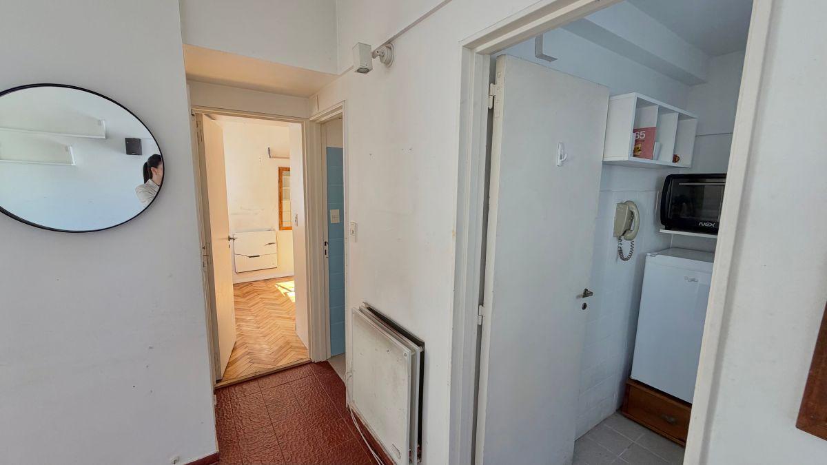 Foto de Luminoso Departamento 2 Ambientes con Cocina Separada en Belgrano R, imagen 3