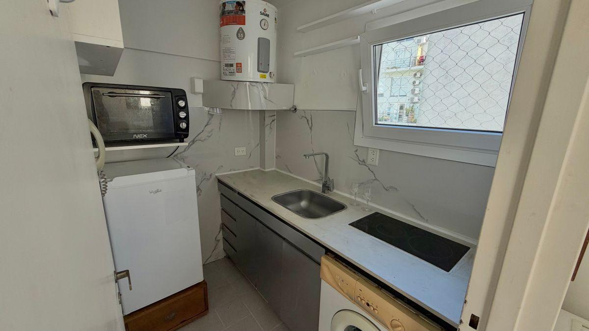 Foto de Luminoso Departamento 2 Ambientes con Cocina Separada en Belgrano R, imagen 4