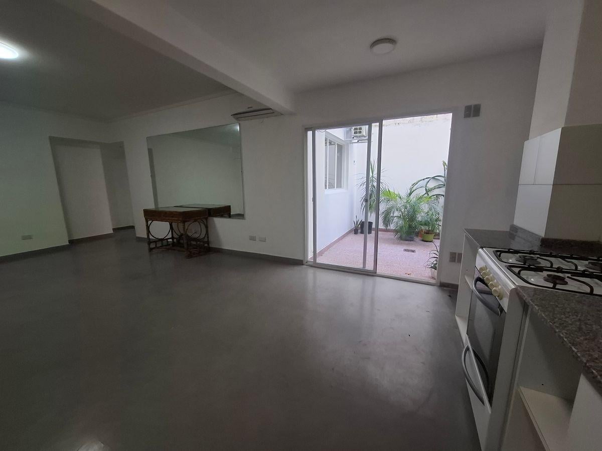 Foto de Departamento 2 Ambientes Amplio con Patio Propio, imagen 2