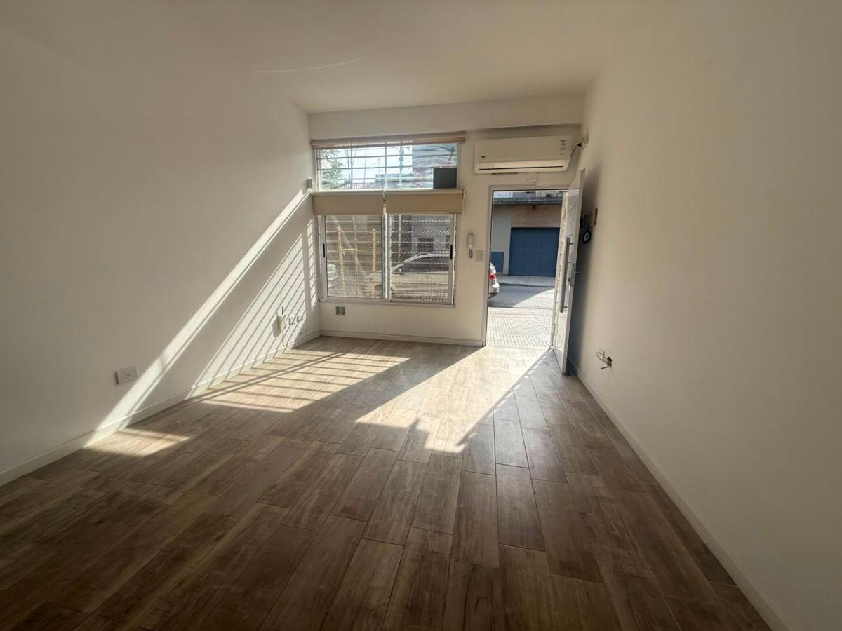 Foto de PH 2 Ambientes con Patio, Planta Baja Al Frente. Muy Luminoso, imagen 1