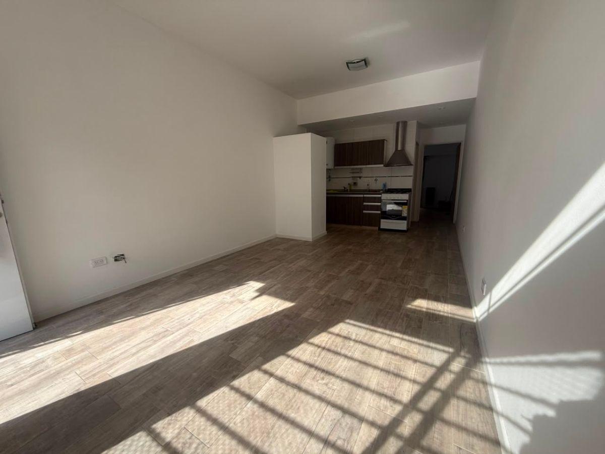 Foto de PH 2 Ambientes con Patio, Planta Baja Al Frente. Muy Luminoso, imagen 2