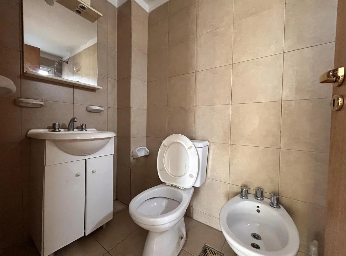 Departamento en Luis Agote 5