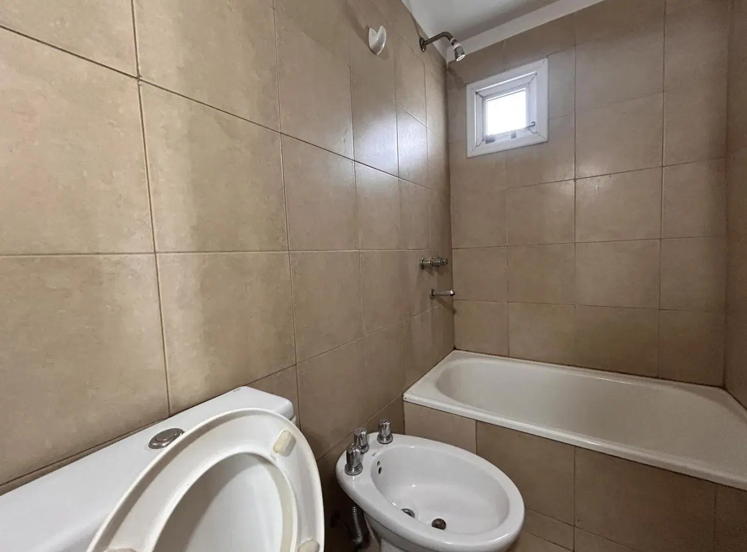Departamento en Luis Agote 4