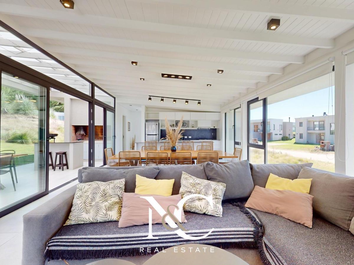 Casa en Venta en Costa Esmeralda con Fondo Libre 3