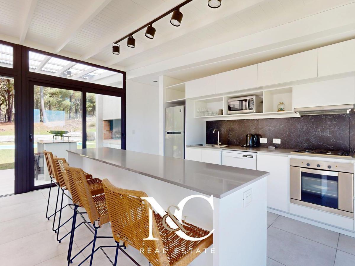 Casa en Venta en Costa Esmeralda con Fondo Libre 3