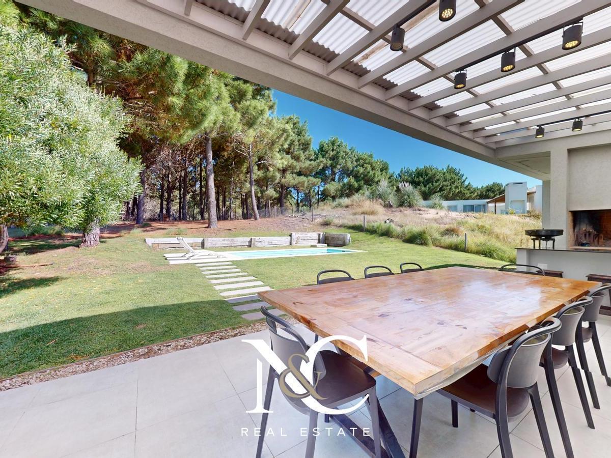 Casa en Venta en Costa Esmeralda con Fondo Libre 4
