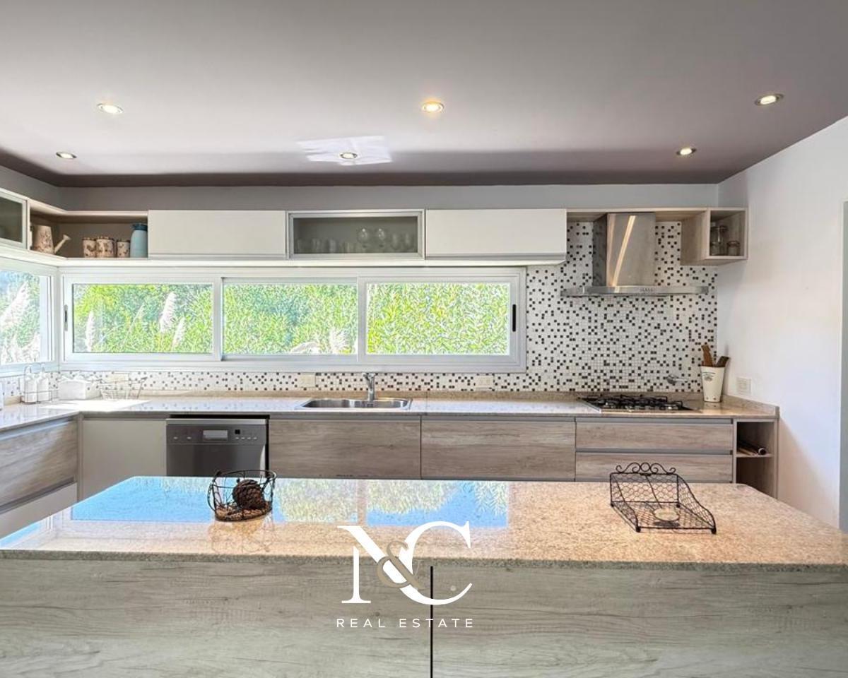 Casa en Venta en Costa Esmeralda 2