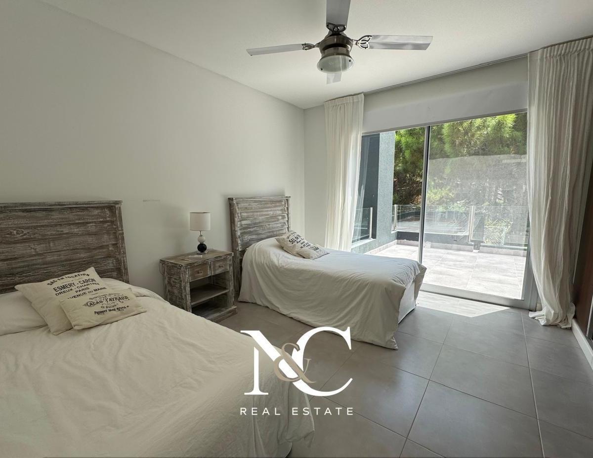 Casa en Venta en Costa Esmeralda 4