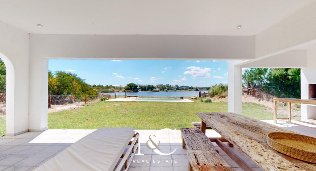 Casa en Venta en Costa Esmeralda 2