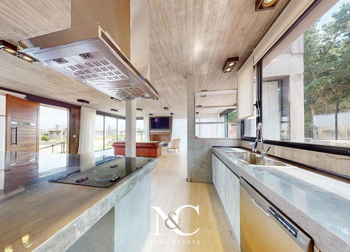 Casa en Venta en Costa Esmeralda 5