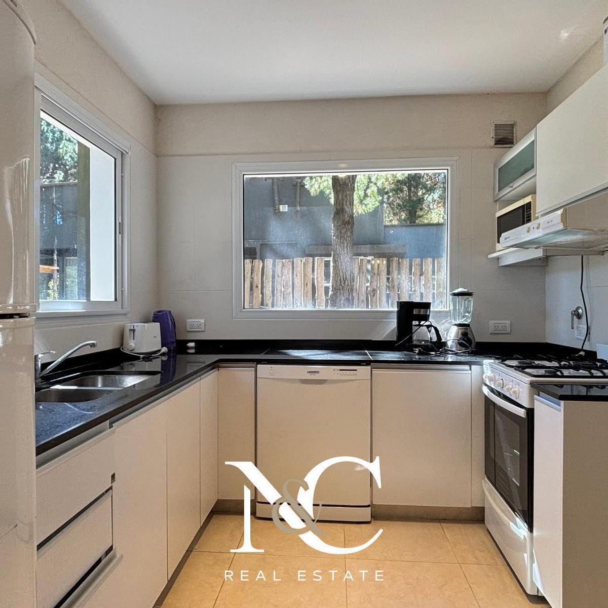 Casa en Venta de 6 Ambientes en Costa Esmeralda 4