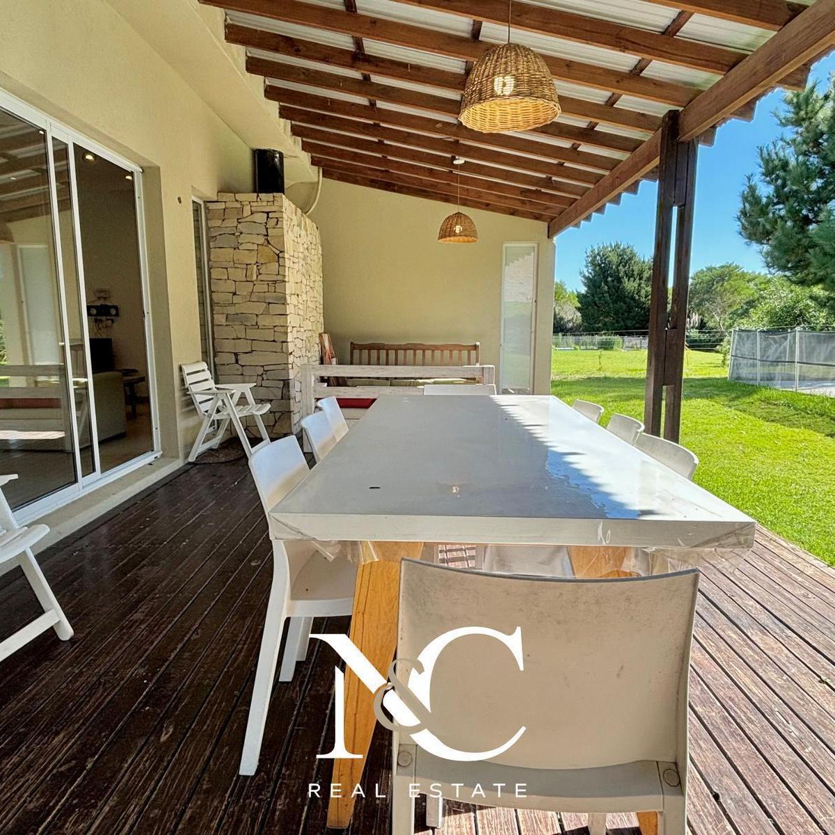 Casa en Venta de 4 Ambientes en Costa Esmeralda 3