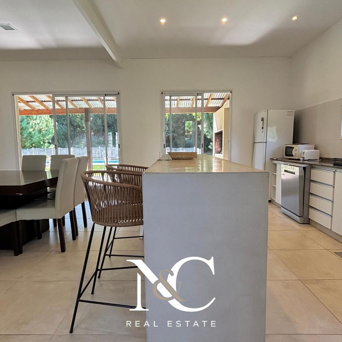 Casa en Venta de 4 Ambientes en Costa Esmeralda 4