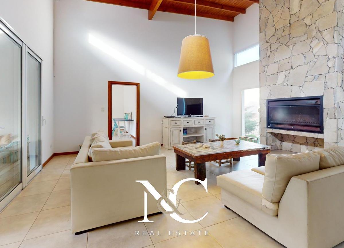 Casa en Venta en Costa Esmeralda con Fondo Libre Arbolado 2