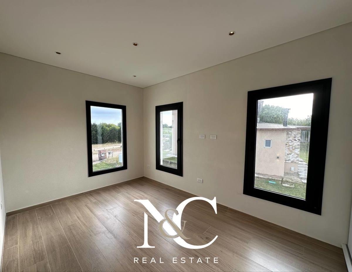 Casa en Venta en Costa Esmeralda 5