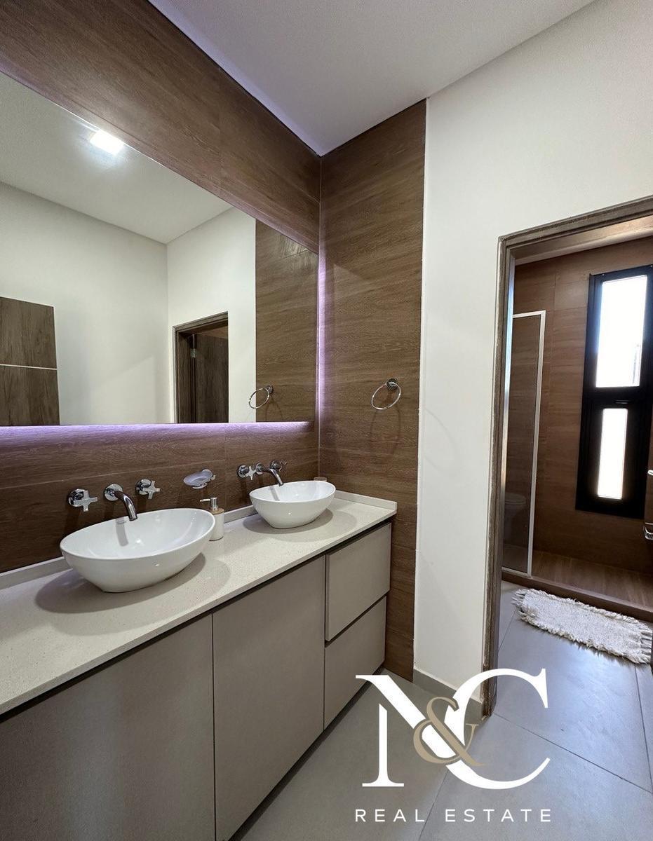 Casa en Venta en Costa Esmeralda 2