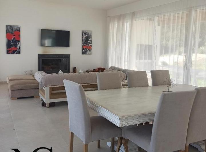 Casa en venta en Costa Esmeralda fondo libre 2