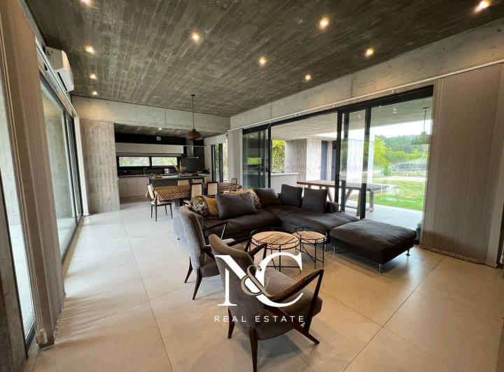 Casa en venta en Costa Esmeralda en Residencial II 5