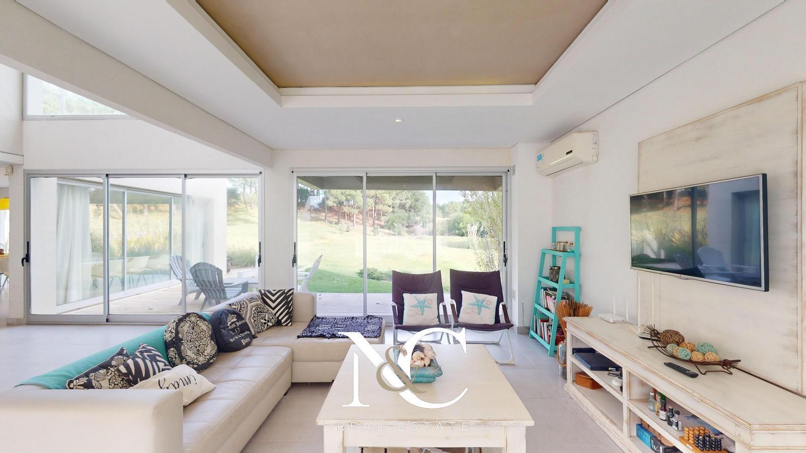 Foto de Casa en Venta en Costa Esmeralda, Barrio Golf II, imagen 2
