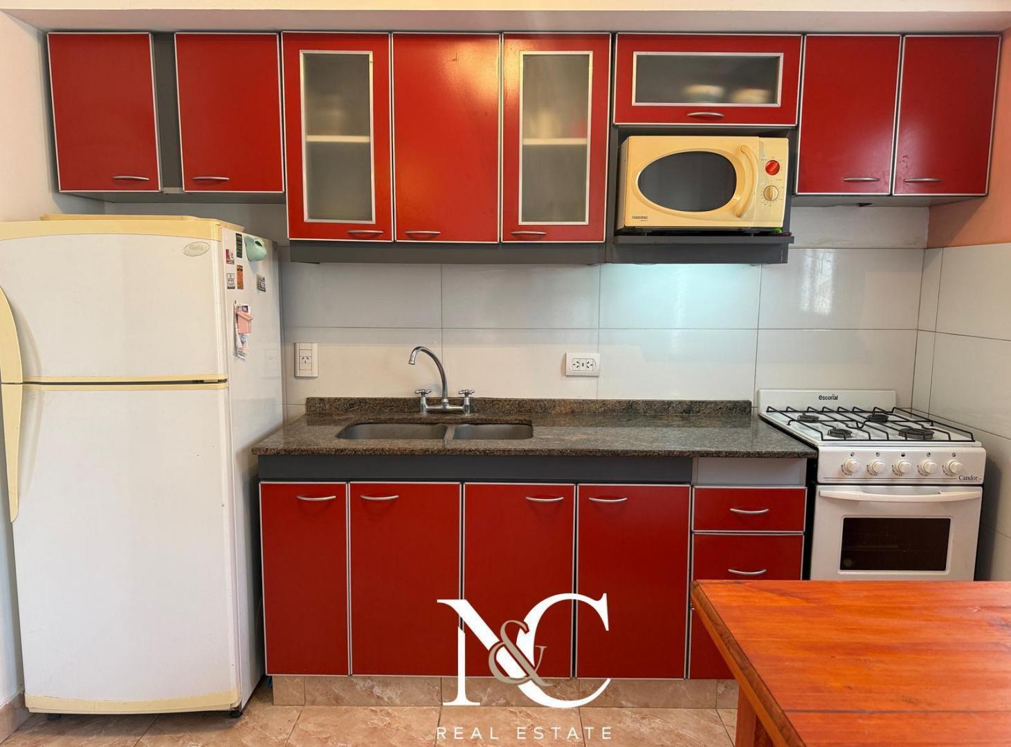 Duplex en venta de 3 ambientes, amoblado a 4 cuadras del mar