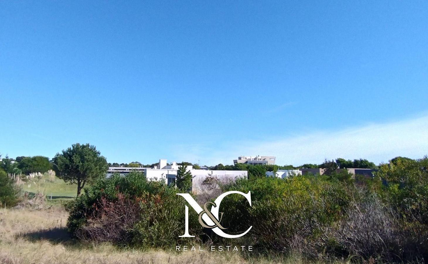 Terreno lote en venta en Costa Esmeralda Barrio golf
