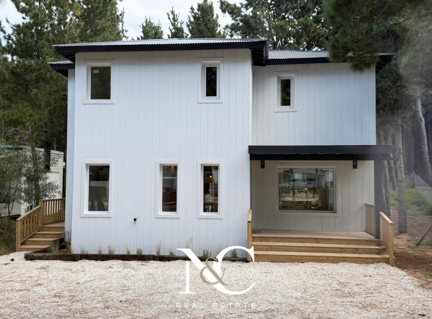 Casa en venta en Costa Esmeralda californiana fondo libre arbolado