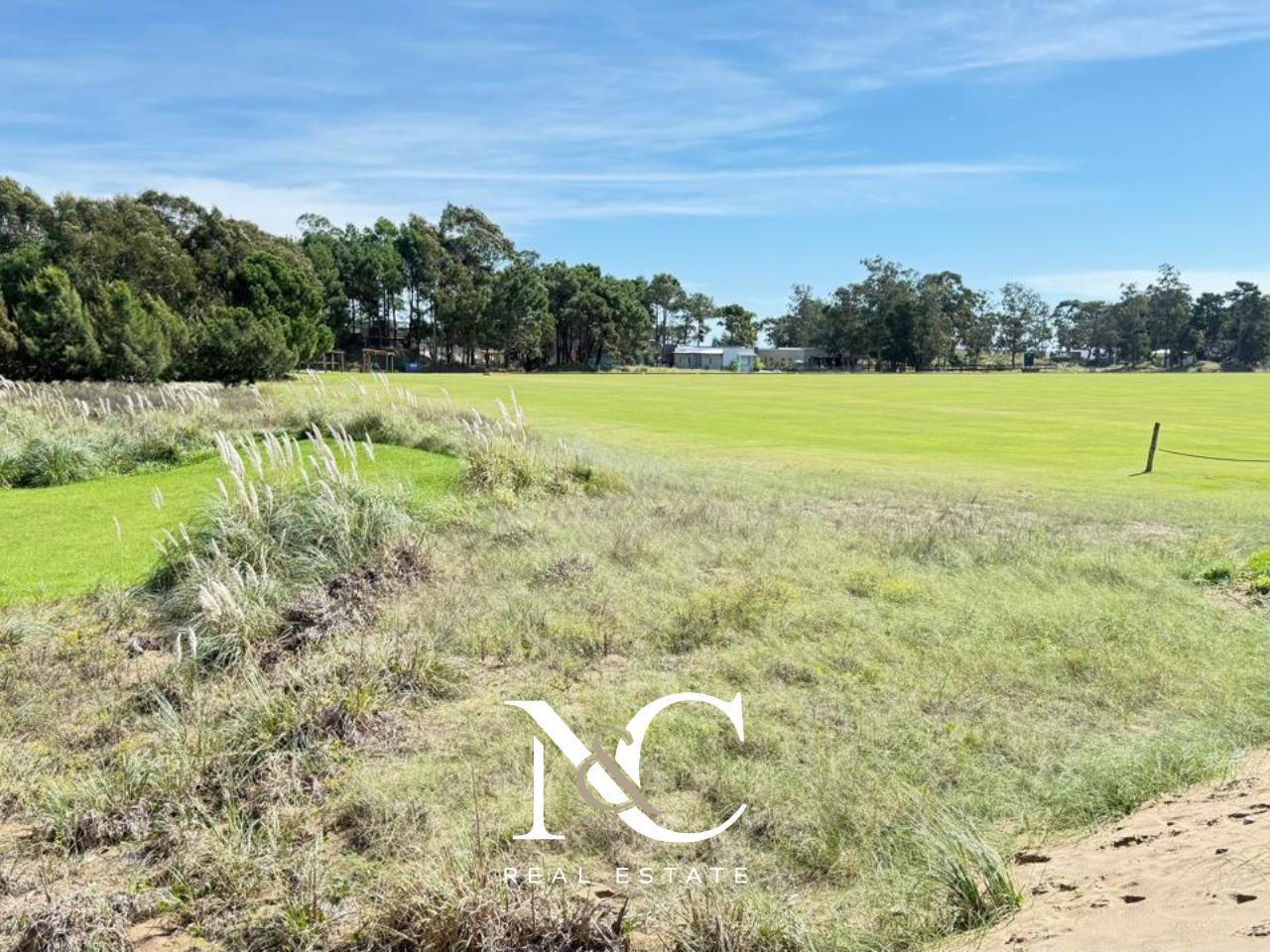 Terreno en venta en Costa Esmeralda al polo