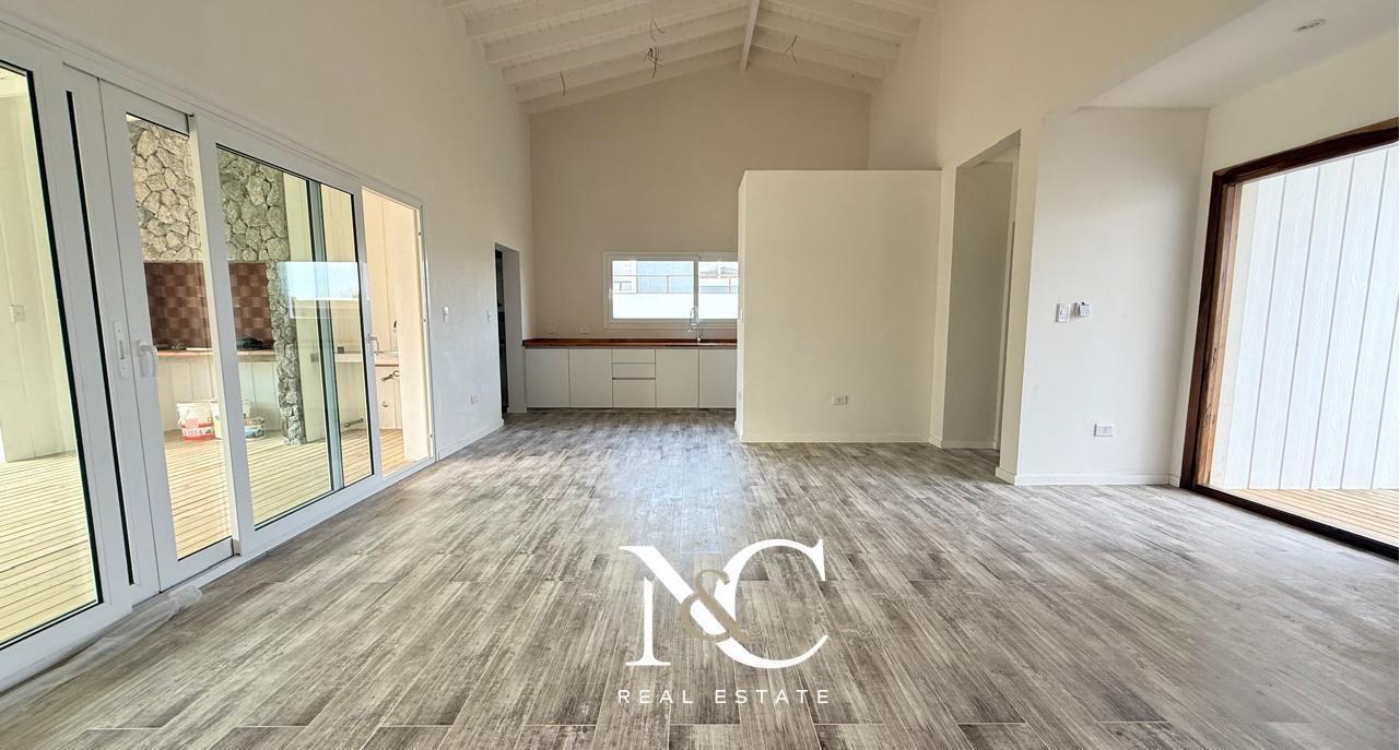 Foto de Casa en venta en Costa Esmeralda californiana 4 dormitorios gas natural, imagen 2