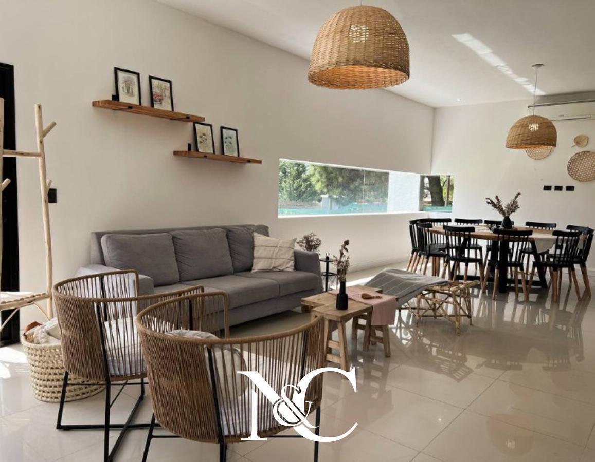 Casa en venta en Costa Esmeralda 5 ambientes